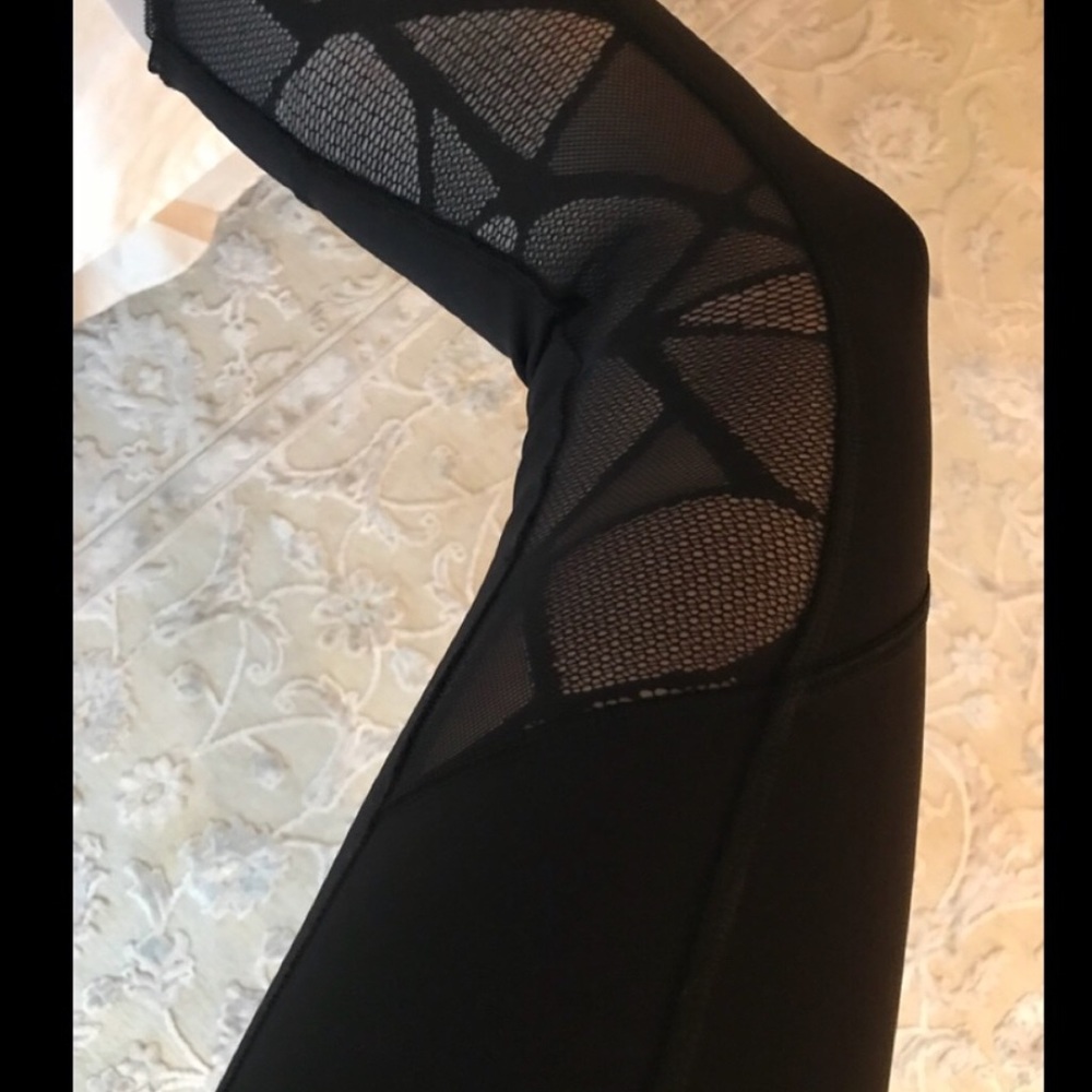Lululemon leggings size 4